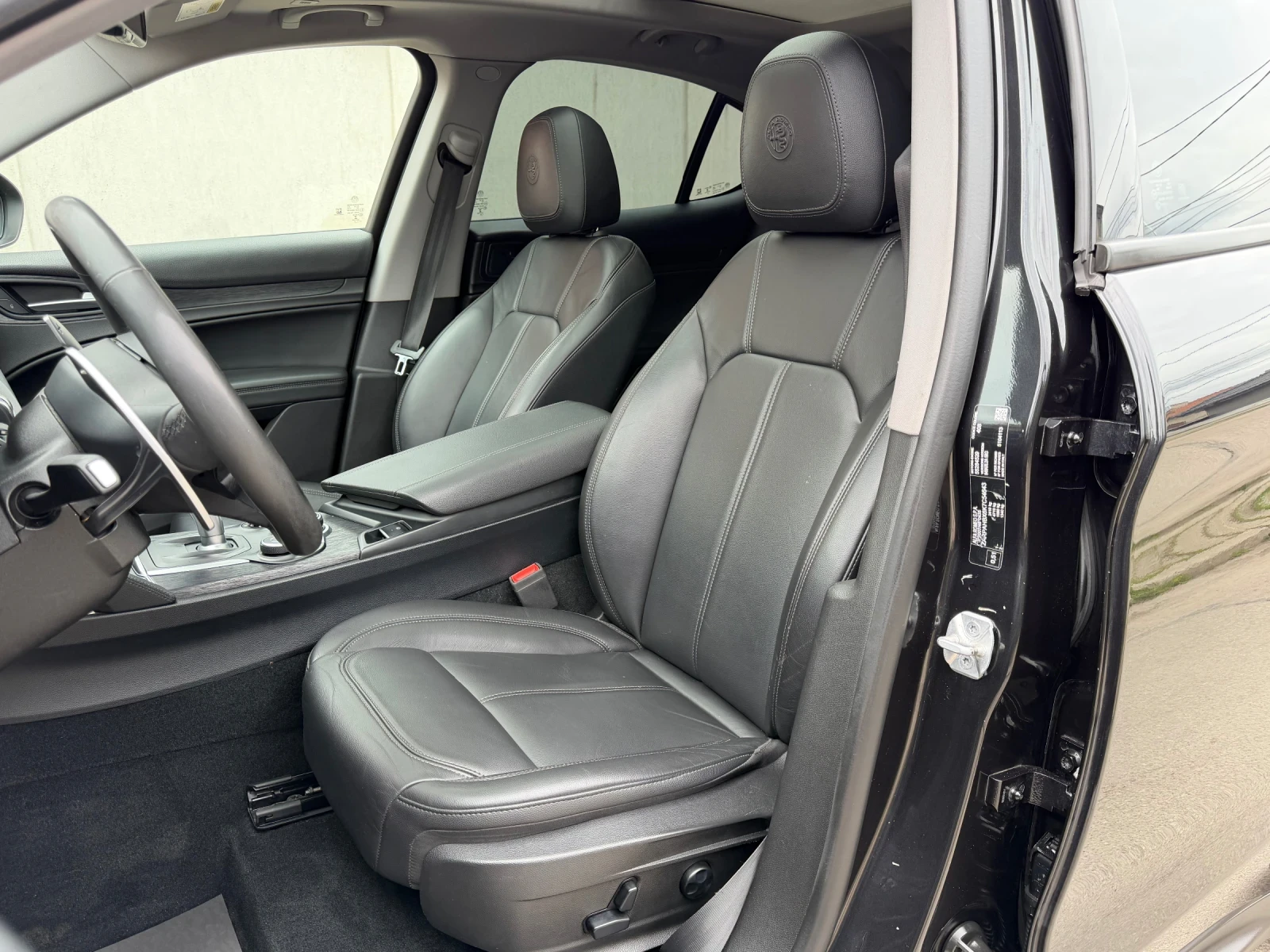 Alfa Romeo Stelvio 2.2 JTDM SUPER Q4 Внис Швейцария, снимка 14 - Автомобили и джипове - 53912889