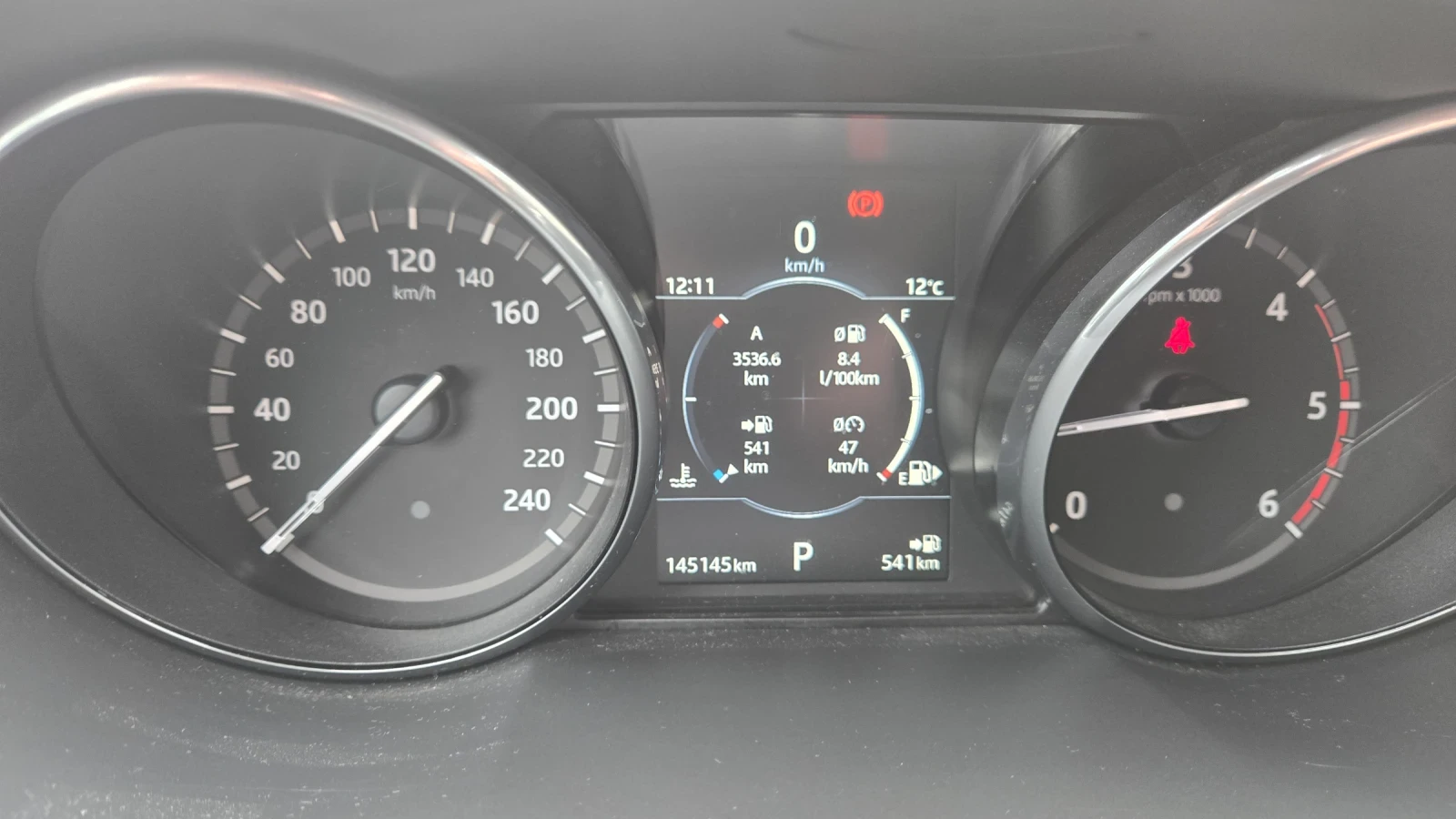 Land Rover Discovery Sport, снимка 7 - Автомобили и джипове - 54088441