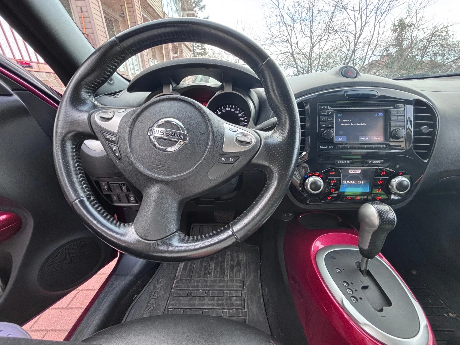 Nissan Juke 1.6 DIG-T, снимка 16 - Автомобили и джипове - 54230998