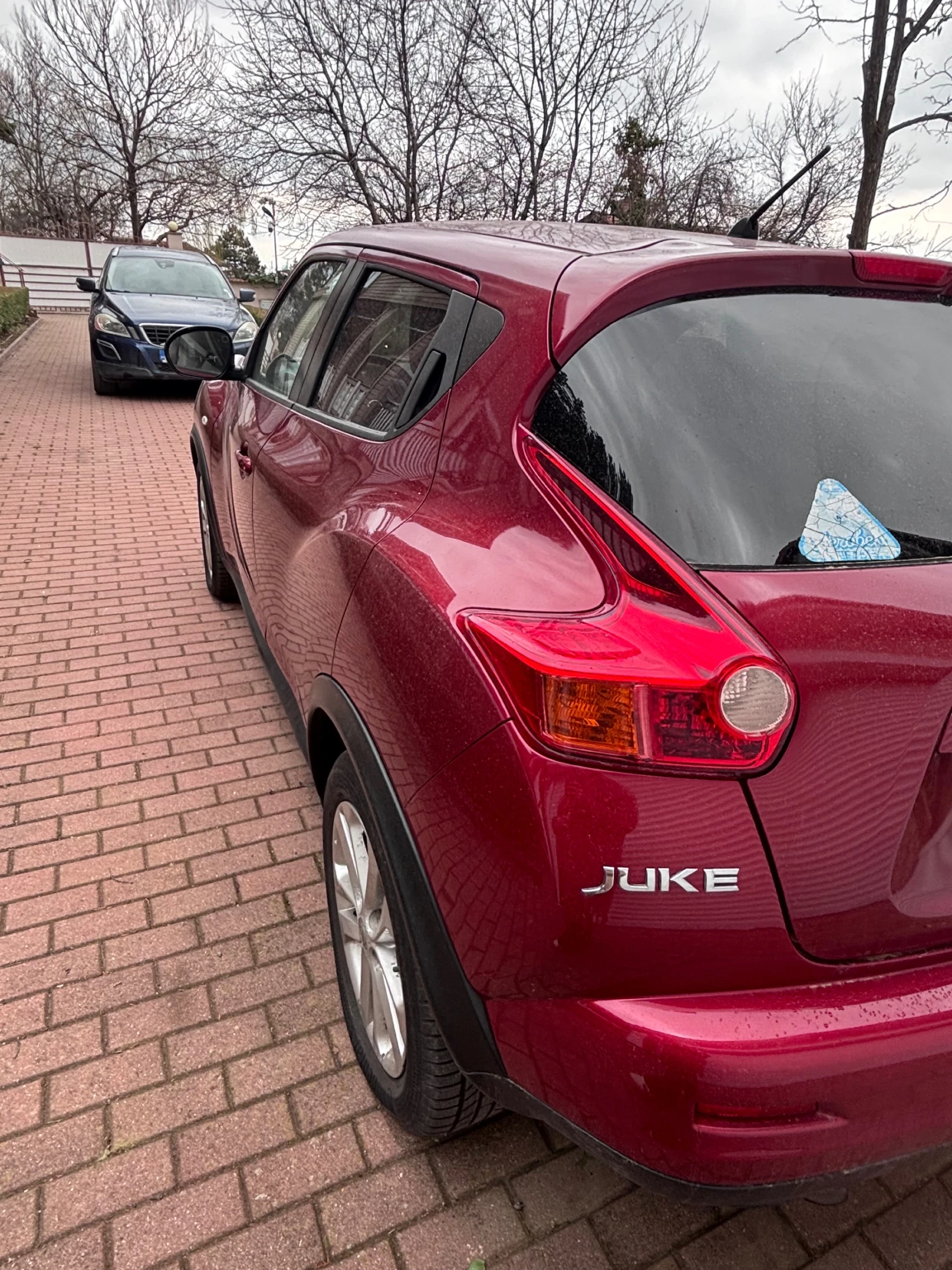 Nissan Juke 1.6 DIG-T, снимка 10 - Автомобили и джипове - 54230998