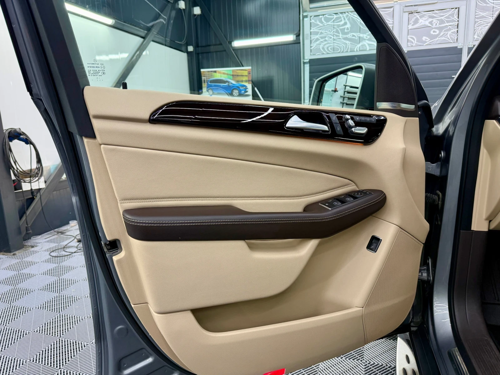 Mercedes-Benz GLE 400 AMG Pack 4Matic, снимка 16 - Автомобили и джипове - 56156411