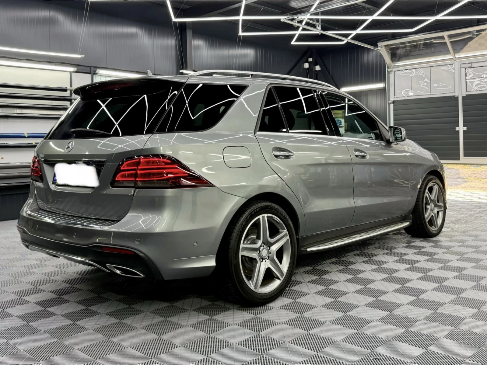 Mercedes-Benz GLE 400 AMG Pack 4Matic, снимка 4 - Автомобили и джипове - 56156411