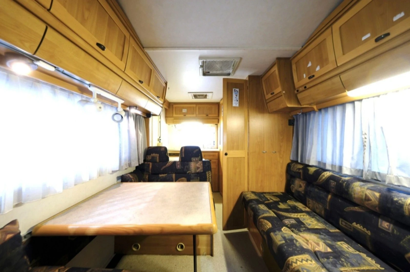 Кемпер HYMER / ERIBA Camp Swing 544, 5 спални места , снимка 8 - Каравани и кемпери - 53819081