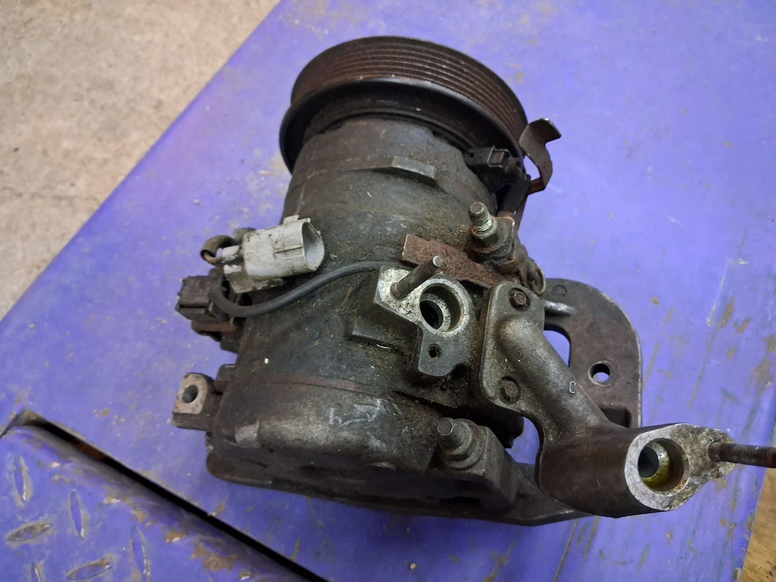 Компресор климатик за Тойота 3.3 бензин, снимка 2 - Части - 54240611