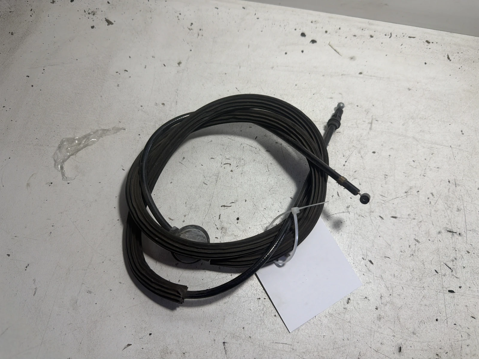 жило преден капак 8K1823535 Audi A4