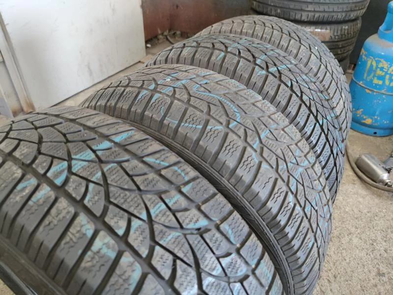 Гуми Зимни 205/60R16, снимка 6 - Гуми и джанти - 33366845