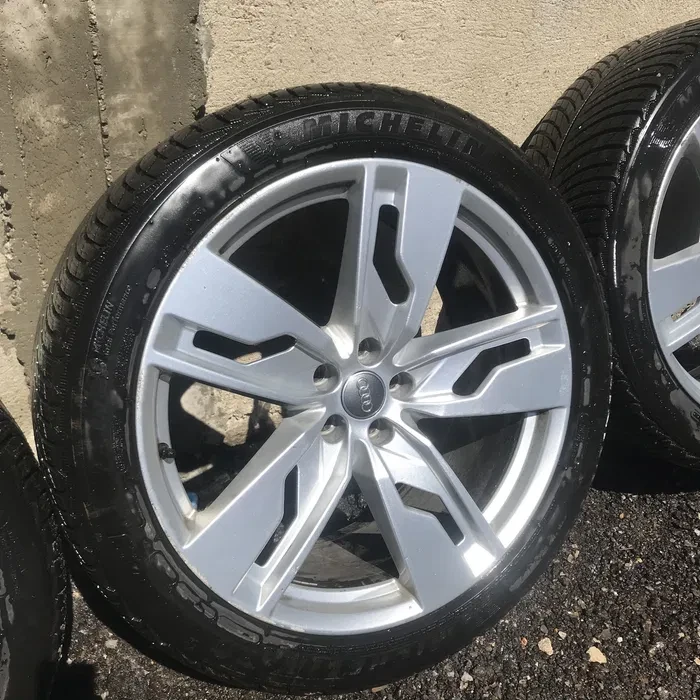 Гуми с джанти Michelin 285/40R21, снимка 4 - Гуми и джанти - 56237031