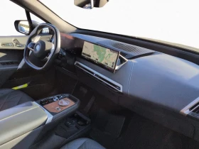 BMW iX xDRIVE40/326HP/SKYL/HUD/360/ОБДУХВАНЕ/SOFT/279z, снимка 10