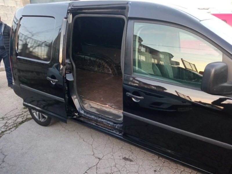 VW Caddy 1.6TDI MAXI, снимка 9 - Автомобили и джипове - 40208619