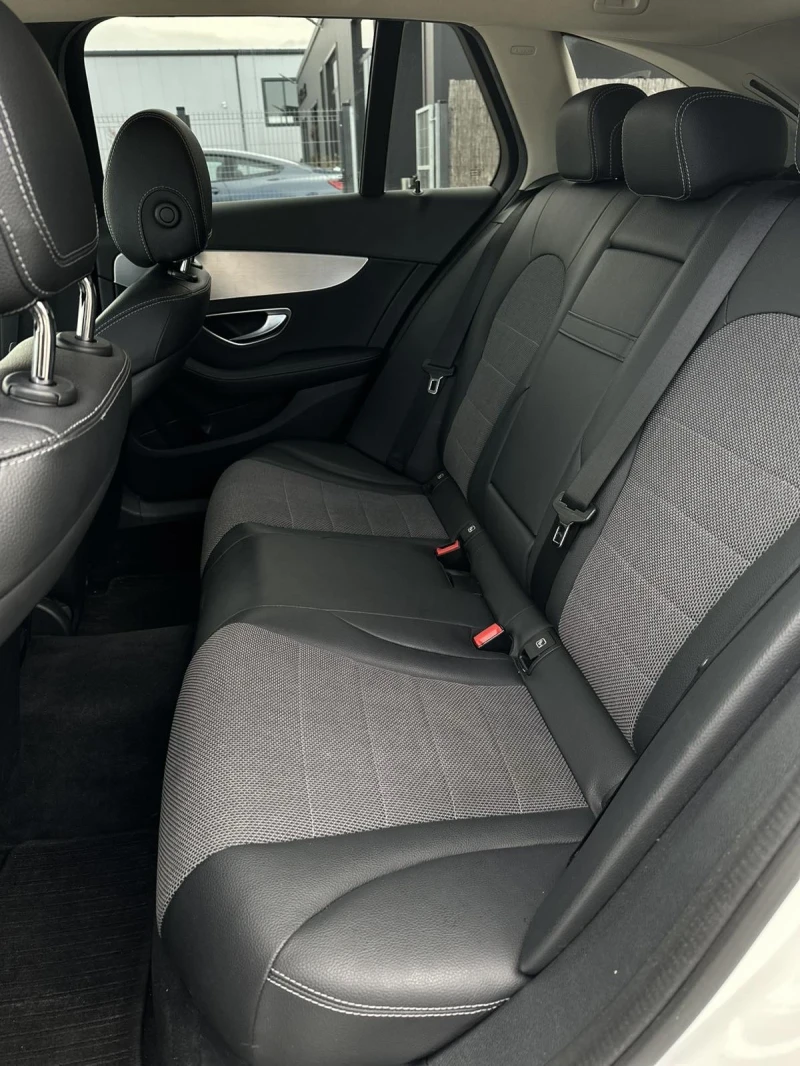 Mercedes-Benz C 220, снимка 11 - Автомобили и джипове - 52025816