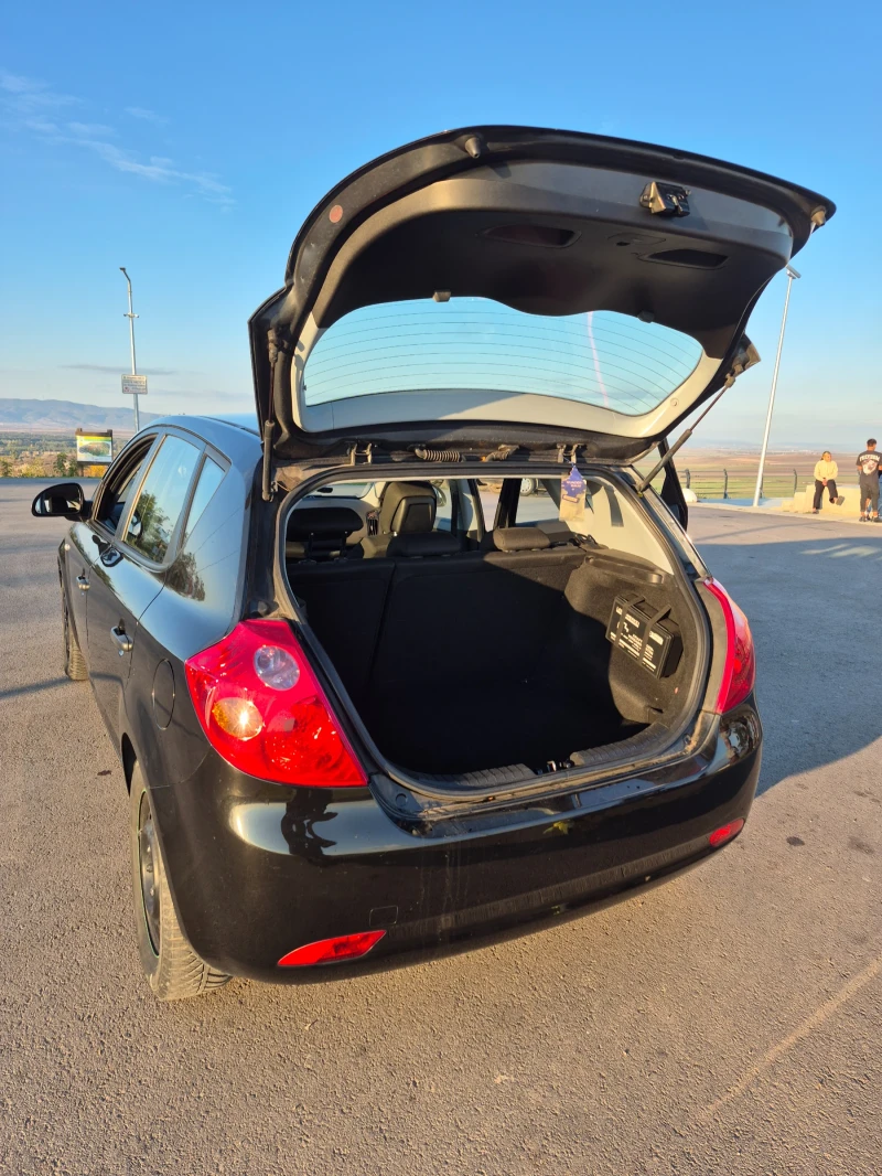 Kia Ceed, снимка 8 - Автомобили и джипове - 52122201