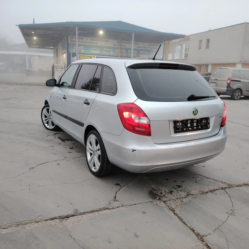 Skoda Fabia 1.6, снимка 8 - Автомобили и джипове - 52585556