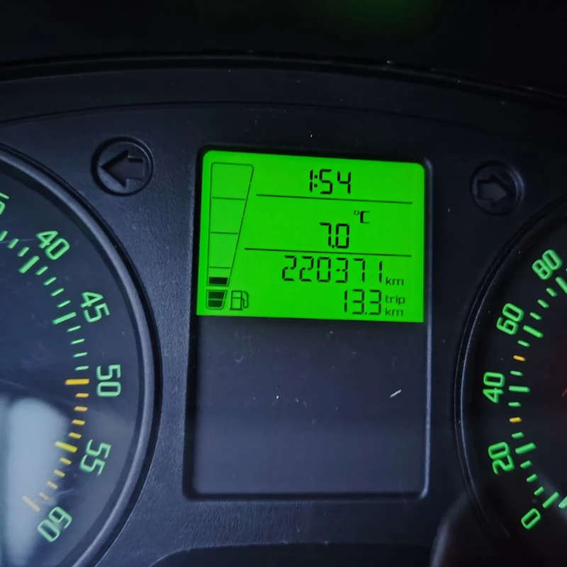 Skoda Fabia 1.6, снимка 16 - Автомобили и джипове - 52585556