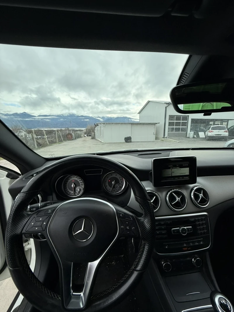 Mercedes-Benz GLA 180 1.6 БЕНЗИН, снимка 10 - Автомобили и джипове - 52673540