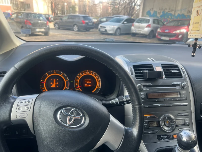 Toyota Auris, снимка 3 - Автомобили и джипове - 53009939
