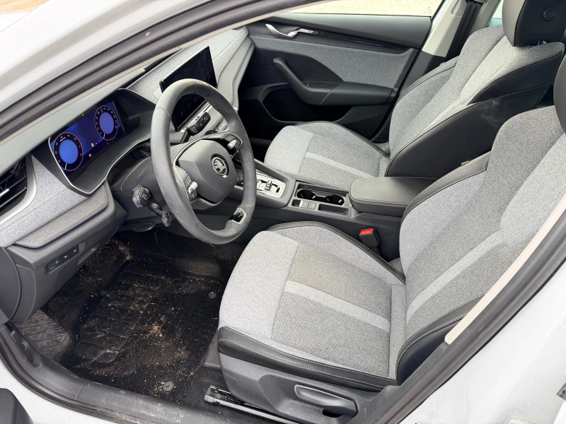 Skoda Octavia 1.5 TSI, снимка 9 - Автомобили и джипове - 53181915