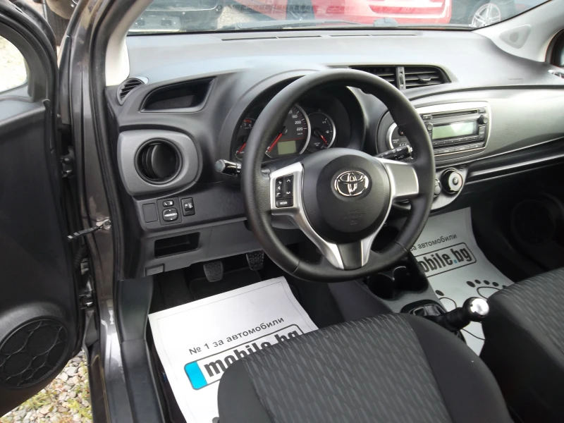 Toyota Yaris 1.0 , снимка 8 - Автомобили и джипове - 53283230