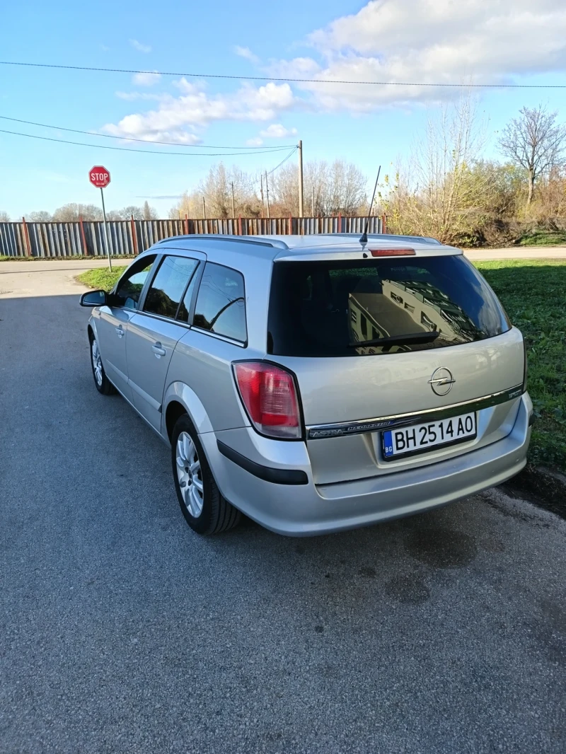 Opel Astra 1.7CDTI , снимка 2 - Автомобили и джипове - 53341923