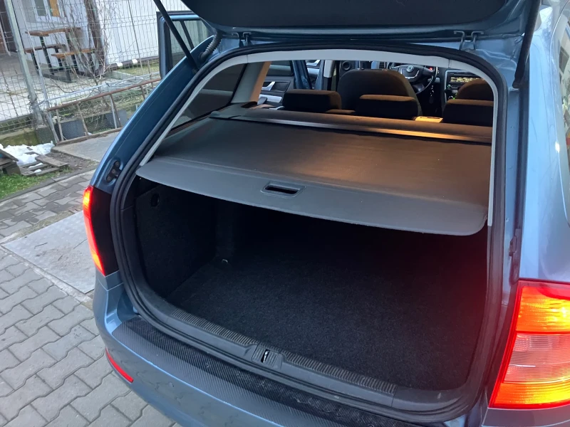 Skoda Octavia 1.6MPi/Отлична, снимка 9 - Автомобили и джипове - 53597631
