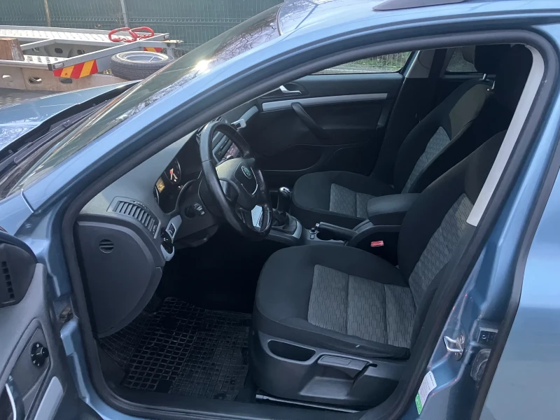 Skoda Octavia 1.6MPi/Отлична, снимка 5 - Автомобили и джипове - 53597631