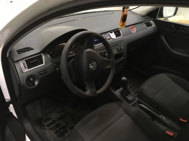 Skoda Rapid, снимка 5 - Автомобили и джипове - 49257786