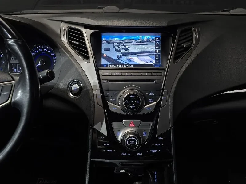 Hyundai Grandeur 2.4, снимка 14 - Автомобили и джипове - 54625803