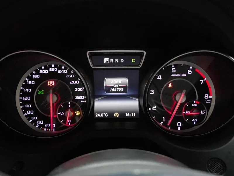 Mercedes-Benz CLA 45 AMG Amg 4Matic, снимка 8 - Автомобили и джипове - 55110479