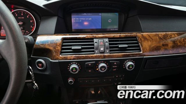 BMW 528, снимка 15 - Автомобили и джипове - 56077785