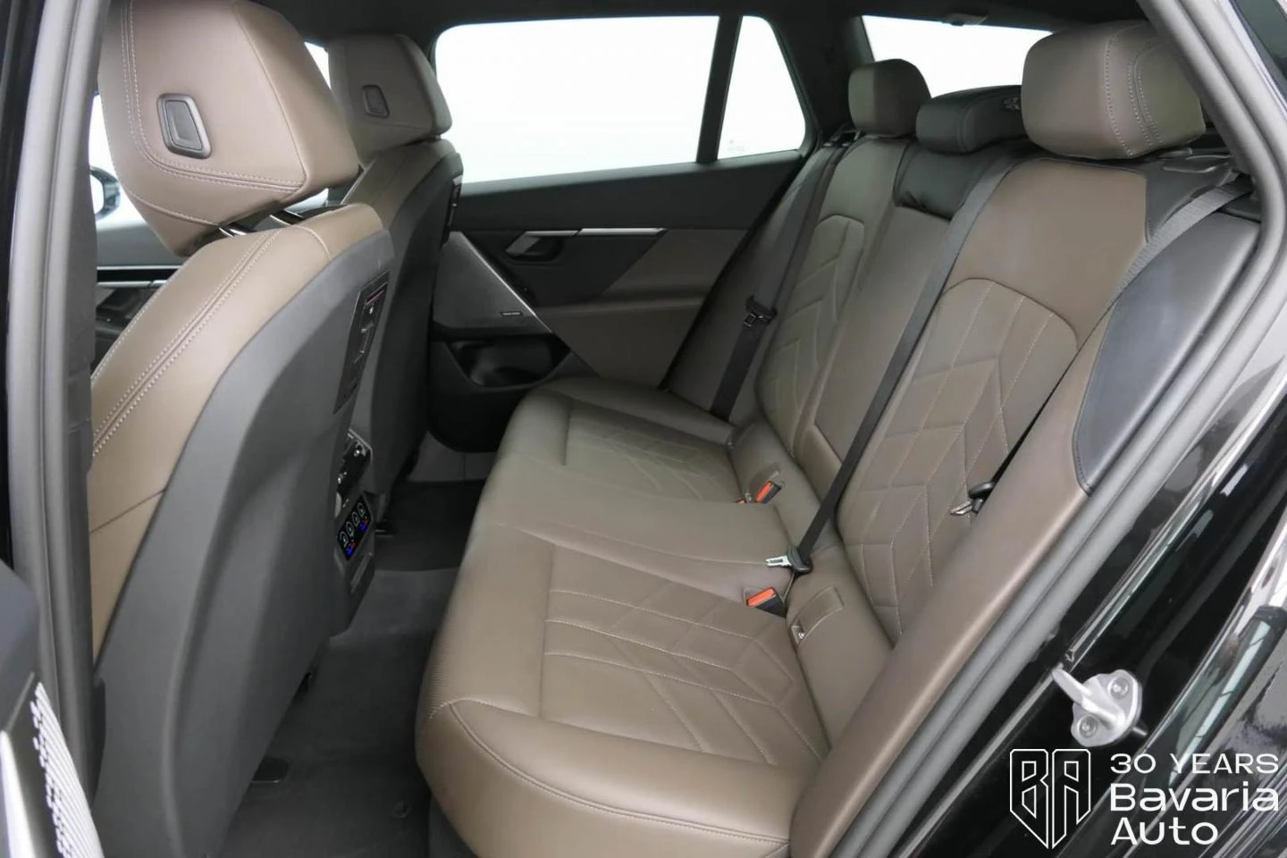 BMW 520 i Touring M Sport Paket Steptronic - изображение 8