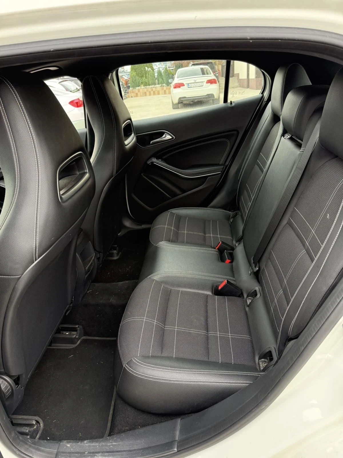 Mercedes-Benz GLA 180 1.6  | Mobile.bg   13