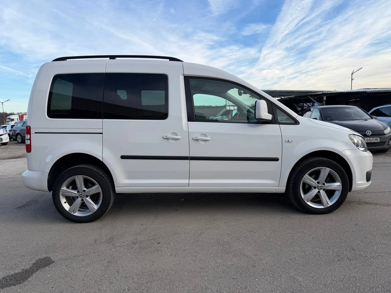 VW Caddy 2.0TDI 4MOTION - изображение 7