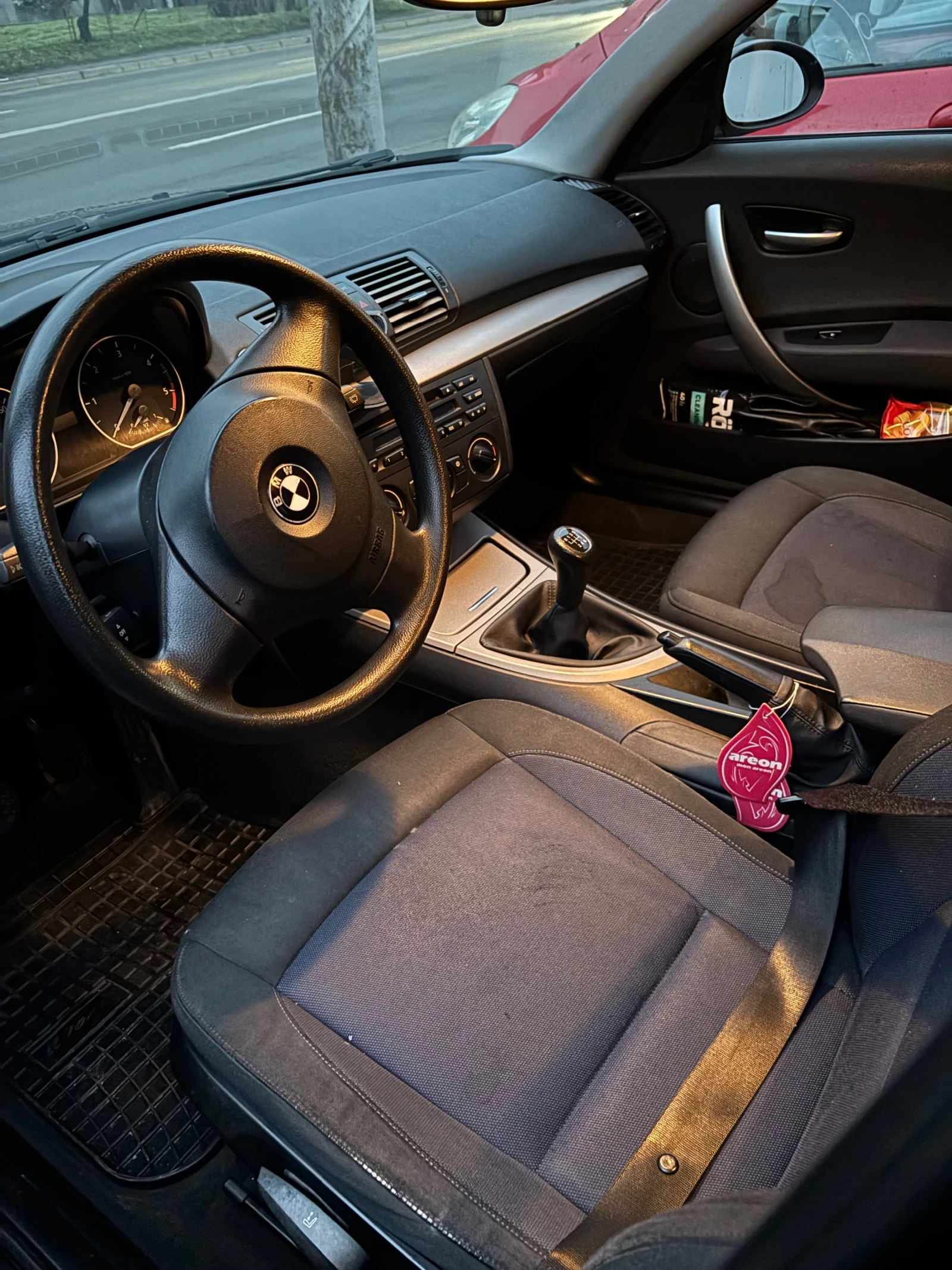 BMW 118 1.8 - изображение 5