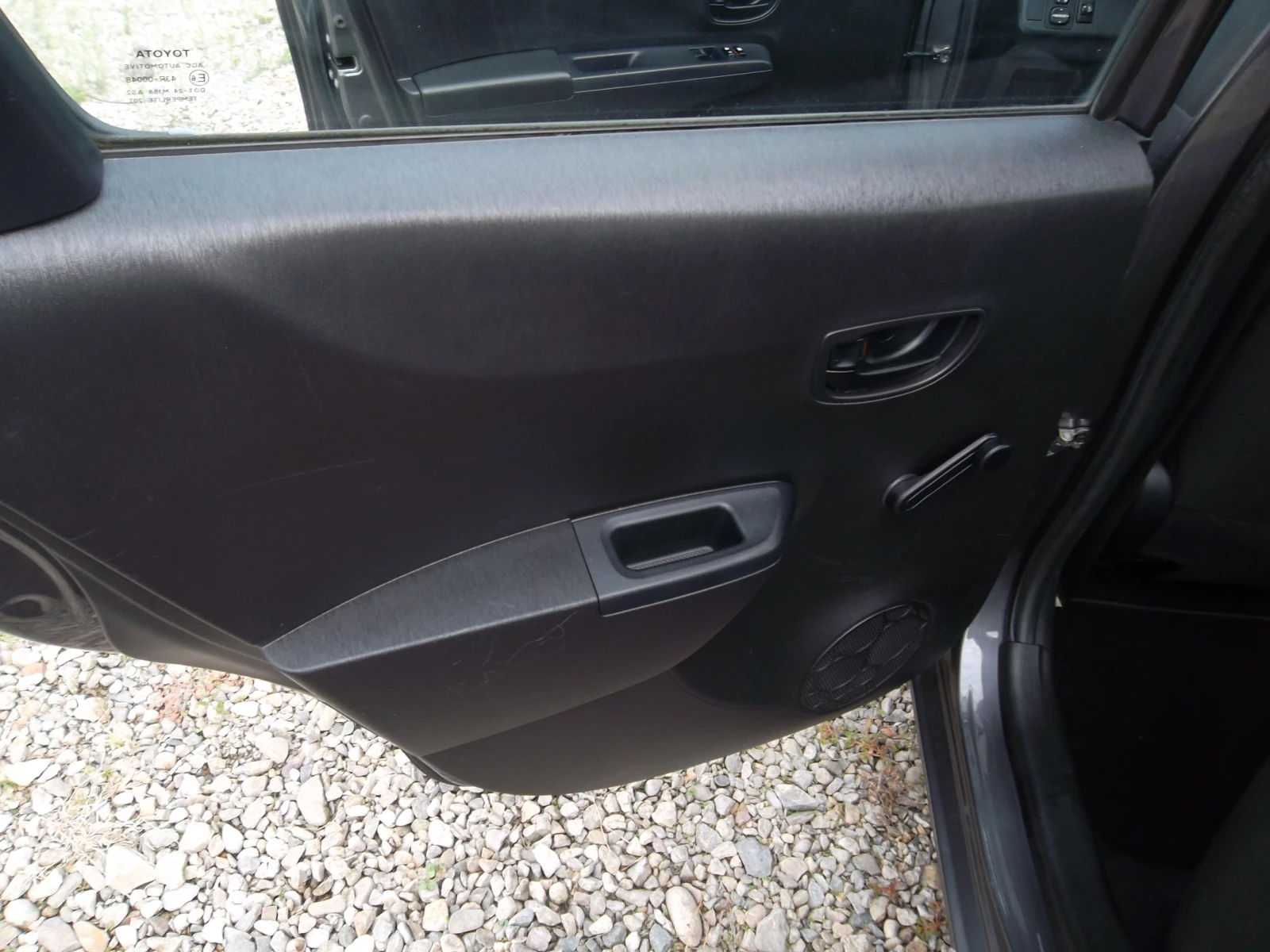 Toyota Yaris 1.0  - изображение 10