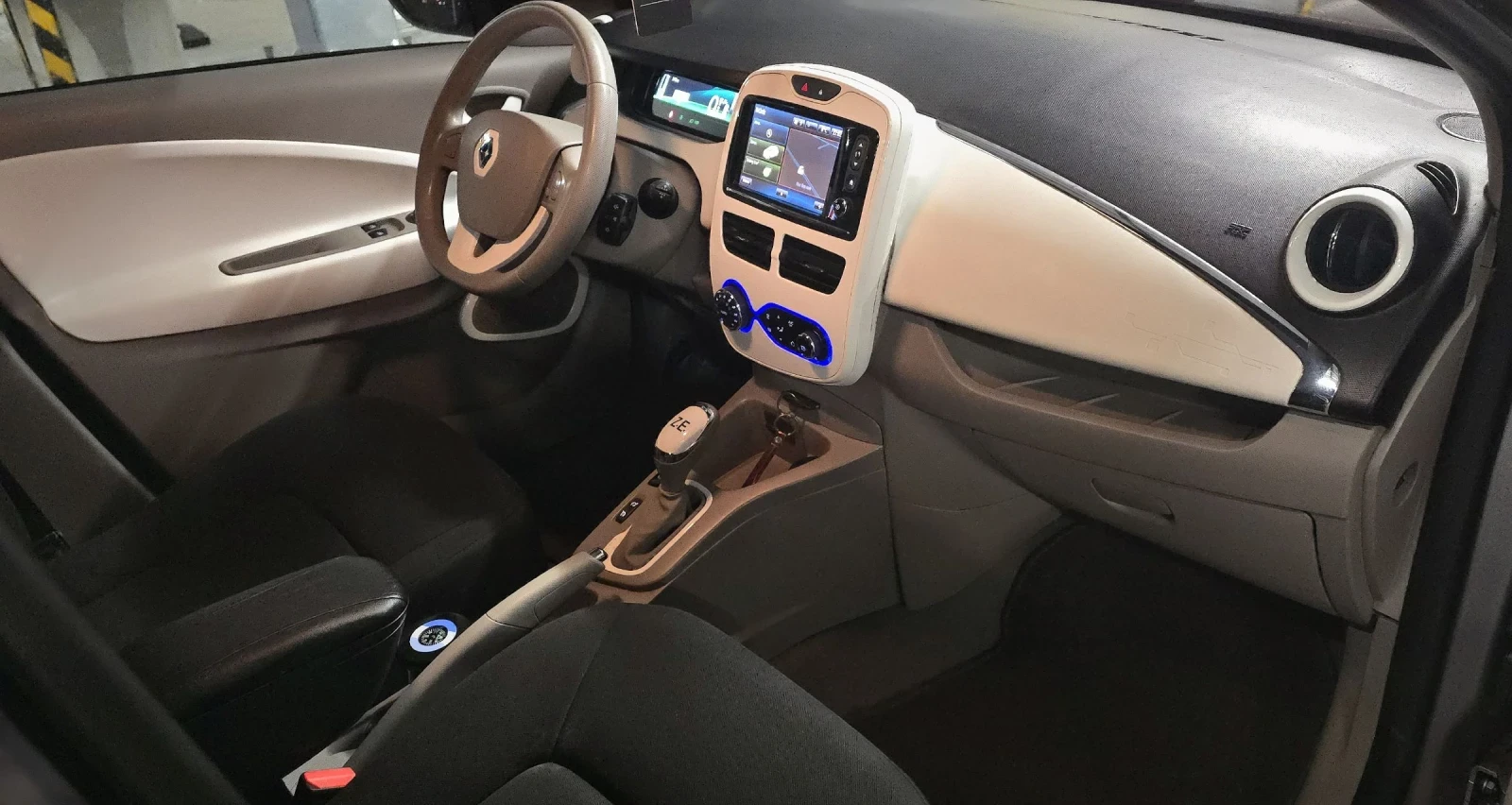 Renault Zoe, снимка 5 - Автомобили и джипове - 54072372
