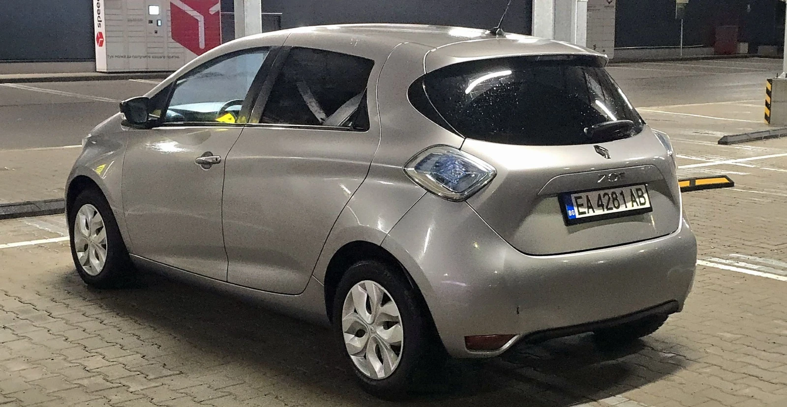 Renault Zoe, снимка 2 - Автомобили и джипове - 54072372
