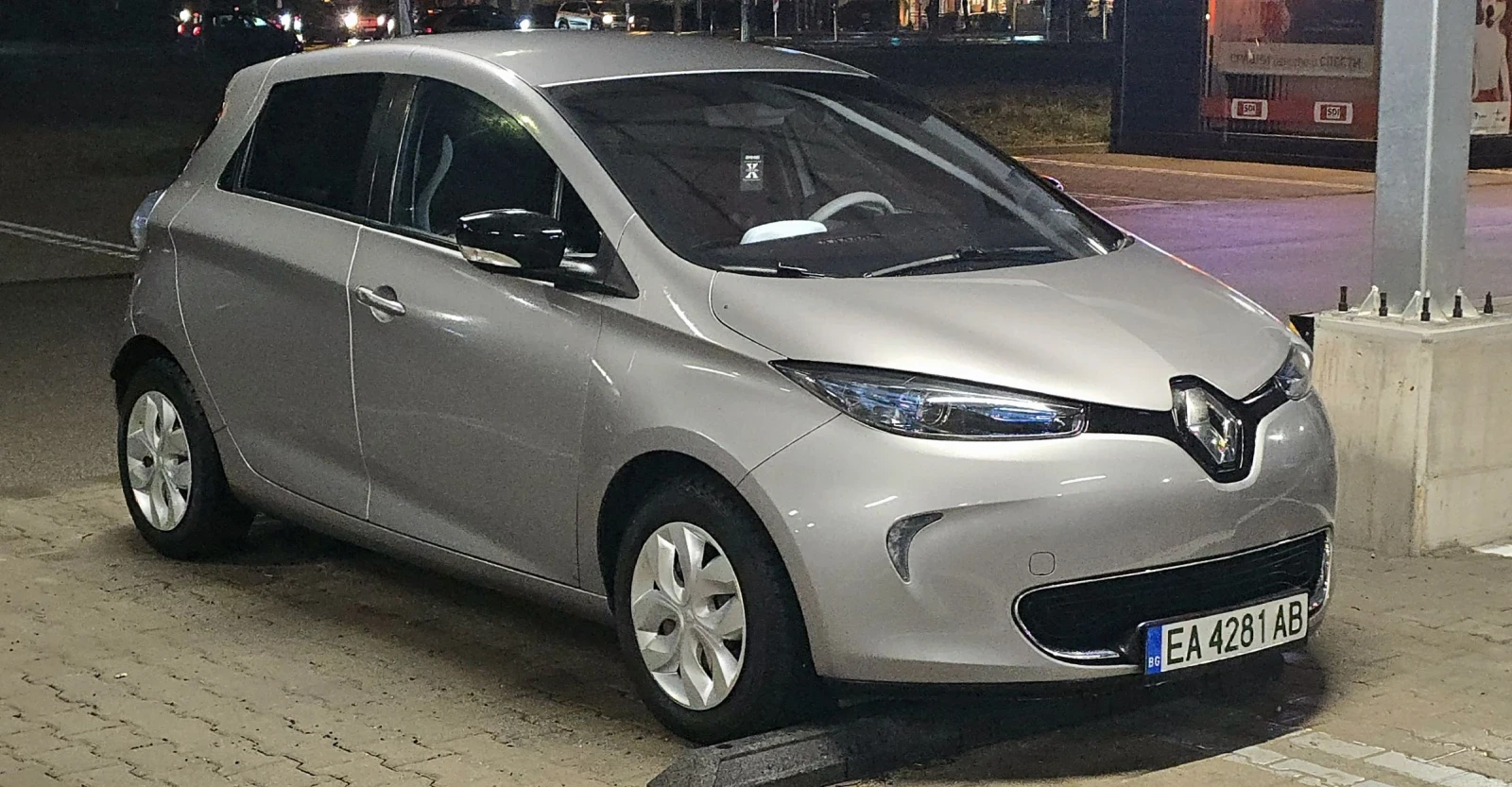 Renault Zoe, снимка 4 - Автомобили и джипове - 54072372