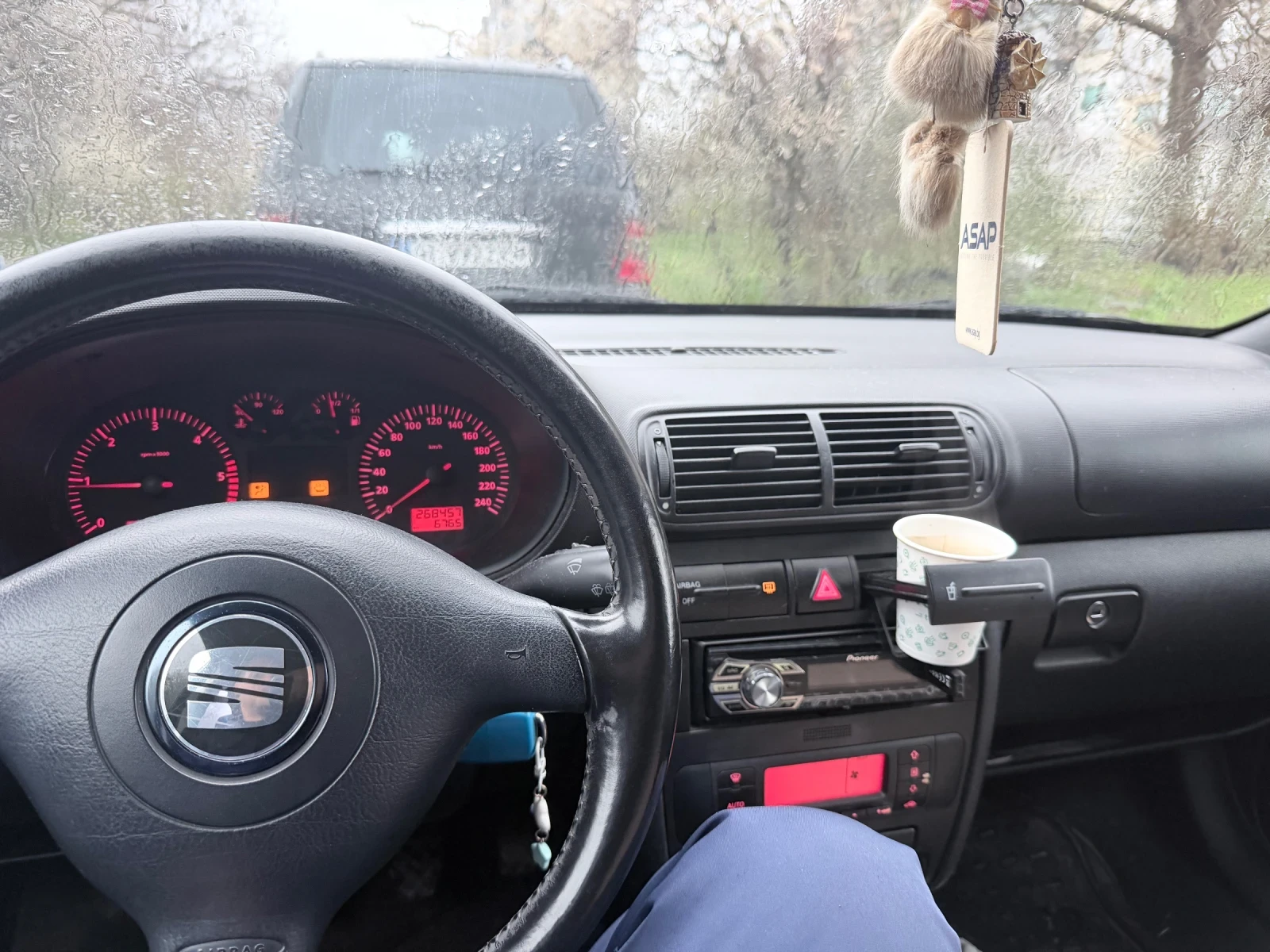 Seat Leon, снимка 3 - Автомобили и джипове - 54078256