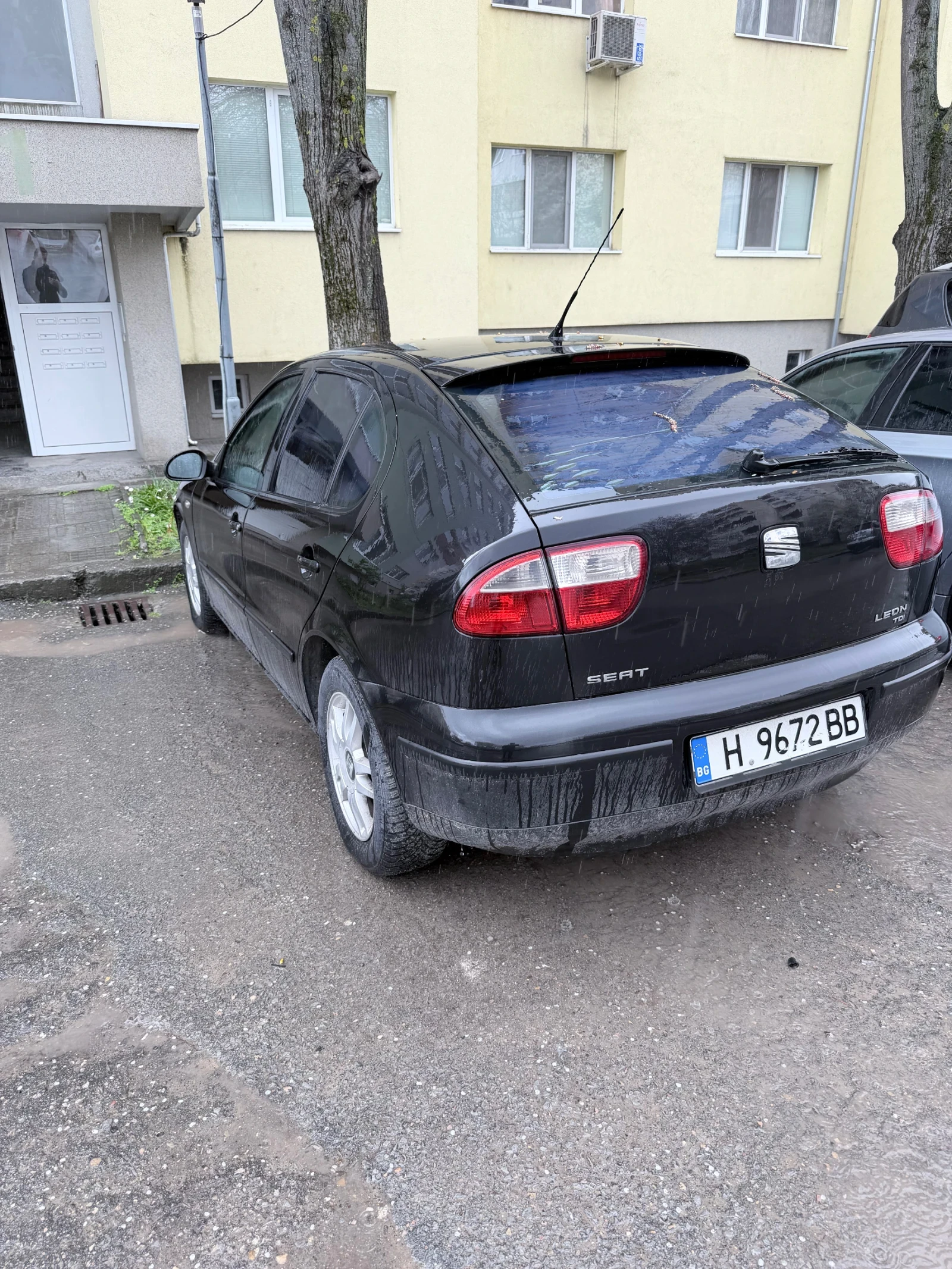 Seat Leon, снимка 2 - Автомобили и джипове - 54078256