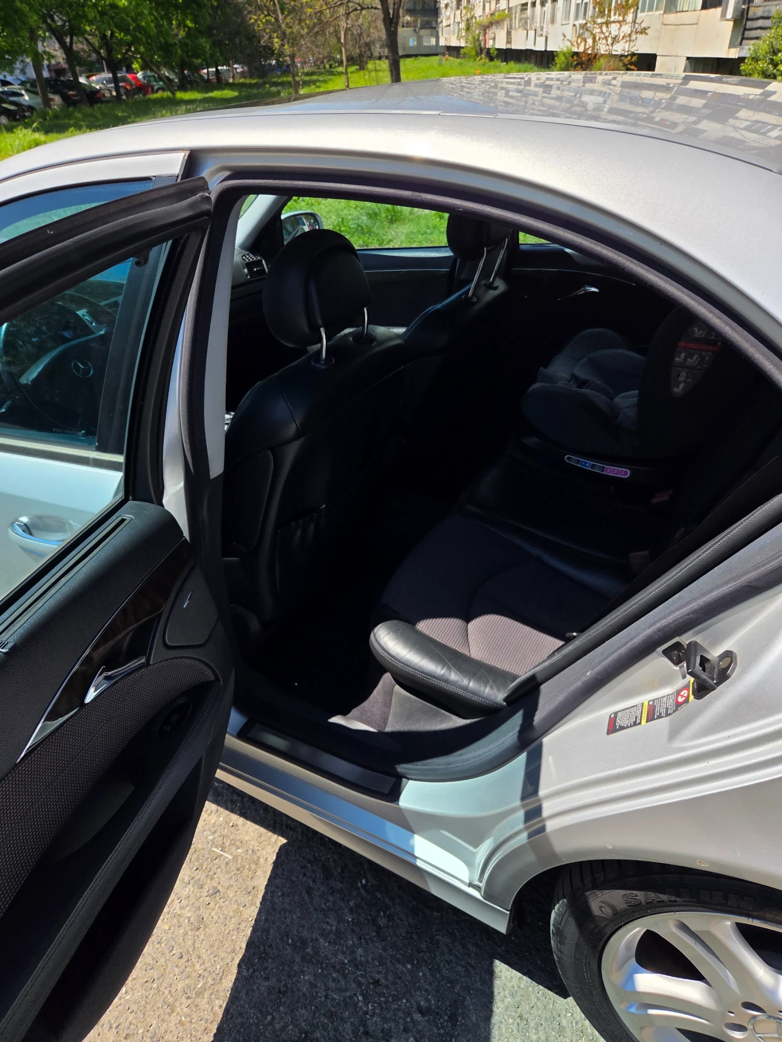 Mercedes-Benz E 220, снимка 10 - Автомобили и джипове - 54768162