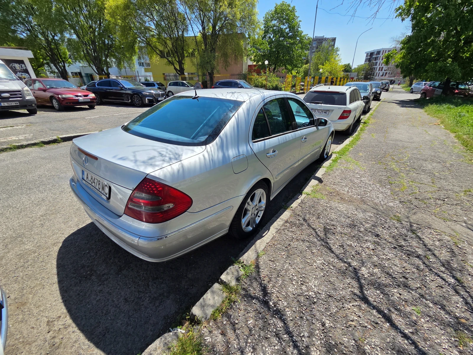 Mercedes-Benz E 220, снимка 4 - Автомобили и джипове - 54768162