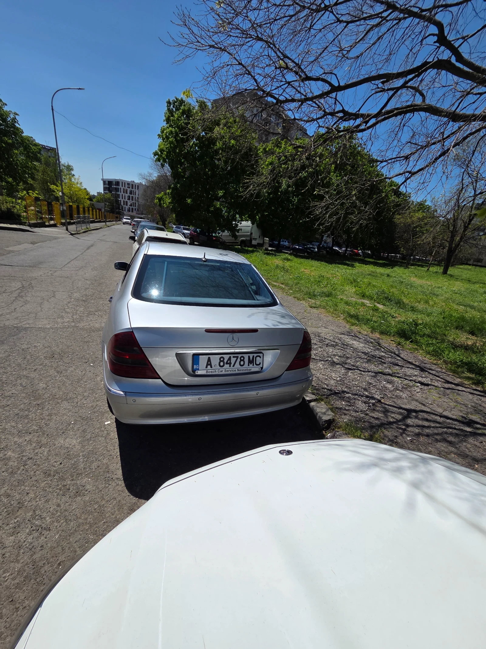 Mercedes-Benz E 220, снимка 5 - Автомобили и джипове - 54768162