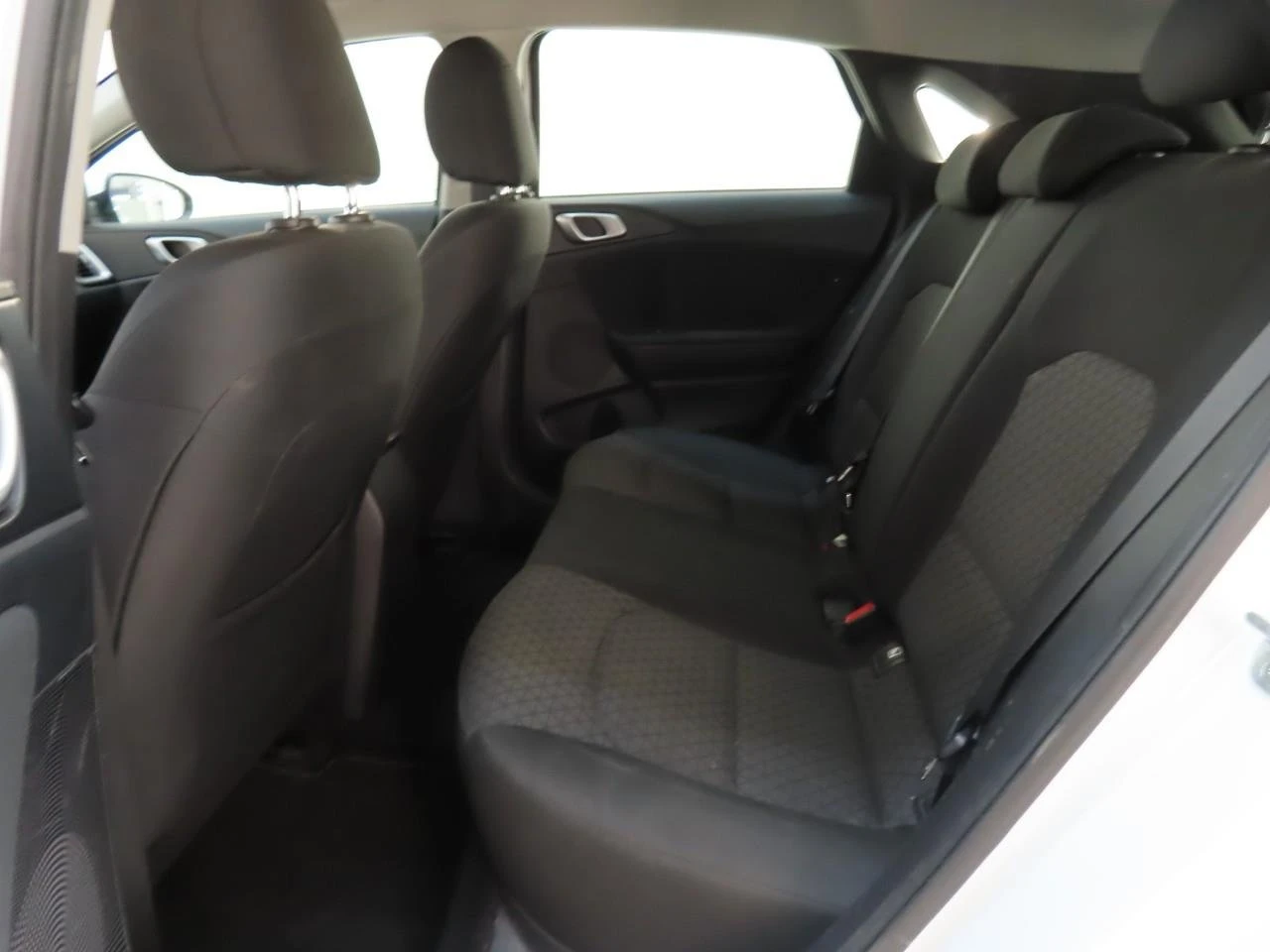 Kia Ceed 1.0 T-GDI, снимка 6 - Автомобили и джипове - 55539838