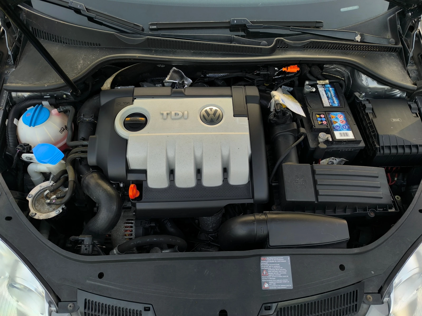 VW Golf -1.9TDI-105кс-КЛИМАТРОНИК-, снимка 16 - Автомобили и джипове - 55629287