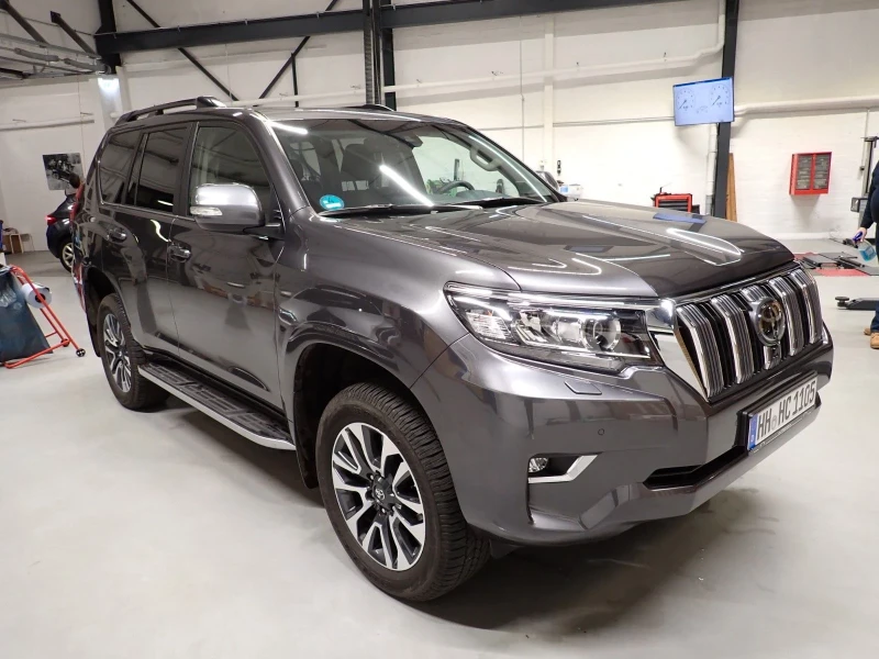 Toyota Land cruiser 2.8 D-4D Executive 28000км ОЧАКВАН ВНОС , снимка 2 - Автомобили и джипове - 49018559