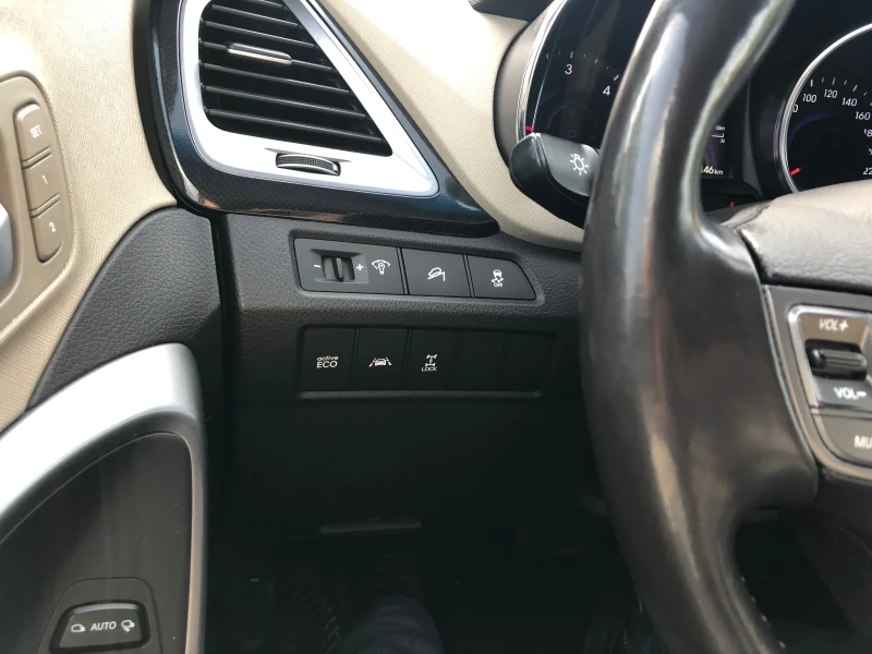 Hyundai Santa fe 2.2 CRDI, снимка 12 - Автомобили и джипове - 52643421