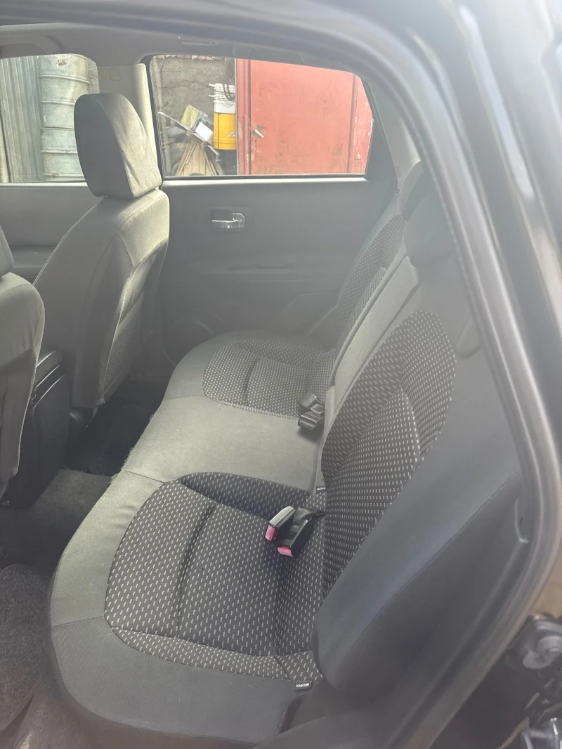 Nissan Qashqai, снимка 8 - Автомобили и джипове - 52657347