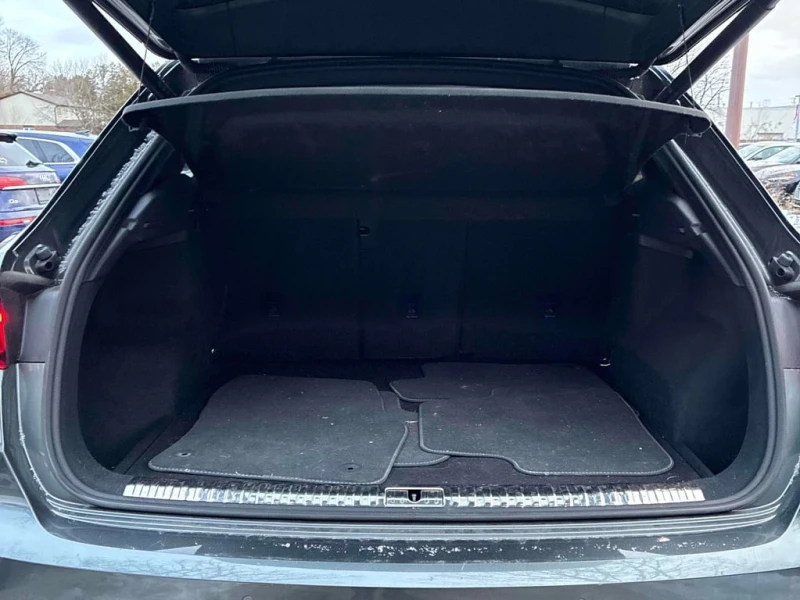 Audi Q3 * Progressiv * CARFAX * ЦЕНА ДО БГ, снимка 13 - Автомобили и джипове - 53047016