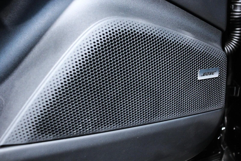 Porsche Macan 4 ELECTRIC/LED/PANO/BOSE/CAMERA/, снимка 7 - Автомобили и джипове - 53174788