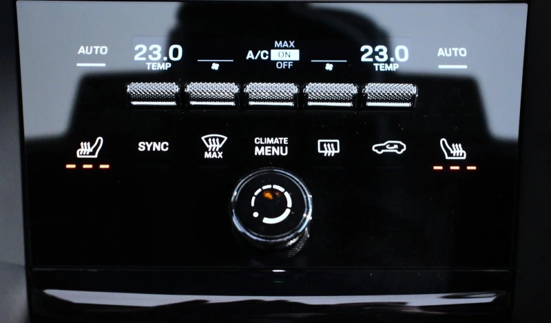 Porsche Macan 4 ELECTRIC/LED/PANO/BOSE/CAMERA/, снимка 13 - Автомобили и джипове - 53174788