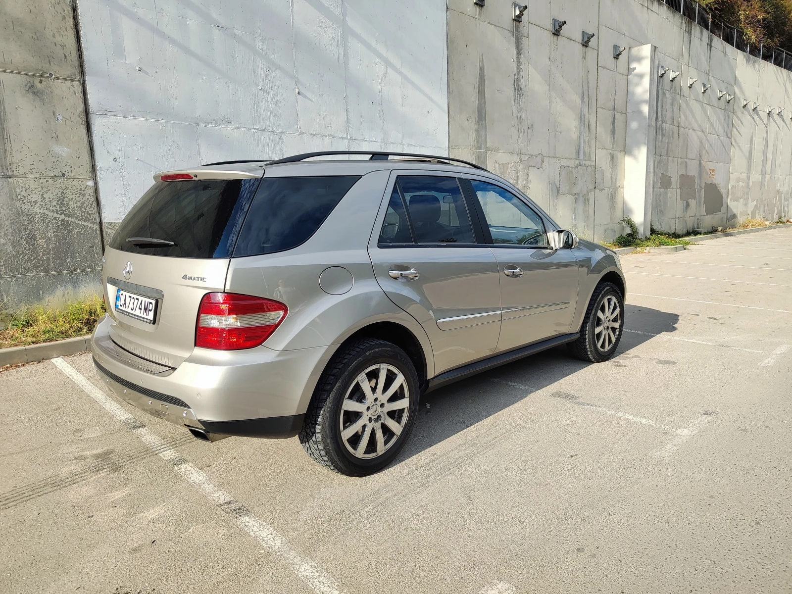 Mercedes-Benz ML 500  - изображение 6
